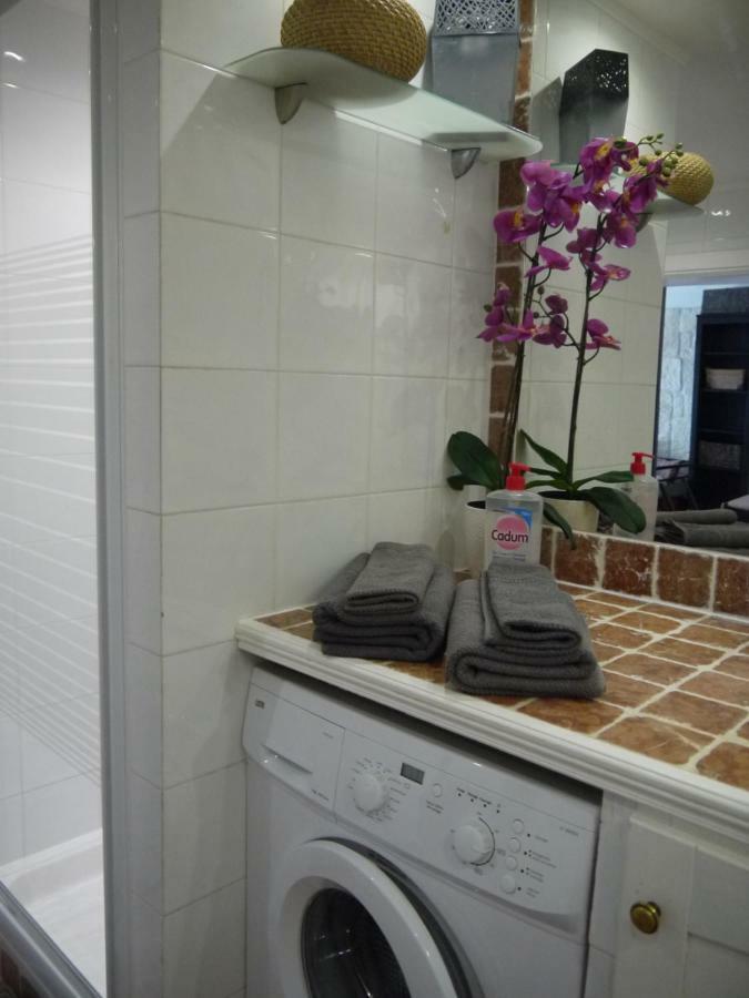 Vieille Ville 1 - Luca'S Apartment, 1 Bedroom, Max 2 Adults And 2 Kids Антиб Экстерьер фото